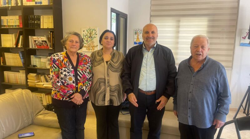 السيد نادر عزام يزور نادي خريجي المقاصد ويلتقي أعضاء الهيئة الإدارية